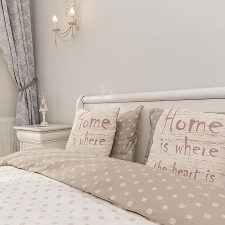 Apartament Belles Roses Brasov Daire Dış mekan fotoğraf