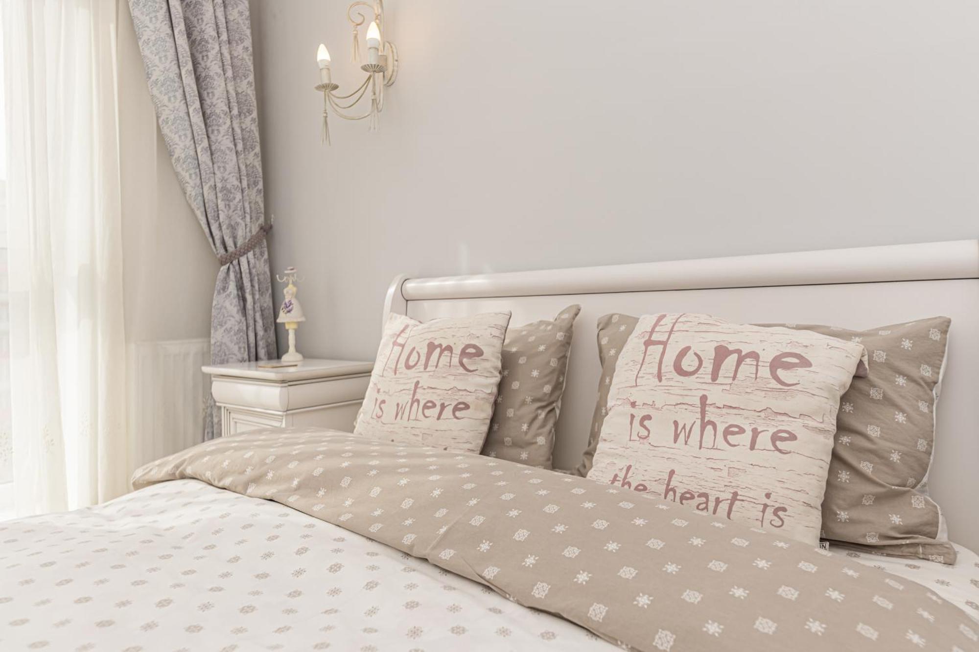 Apartament Belles Roses Brasov Daire Dış mekan fotoğraf